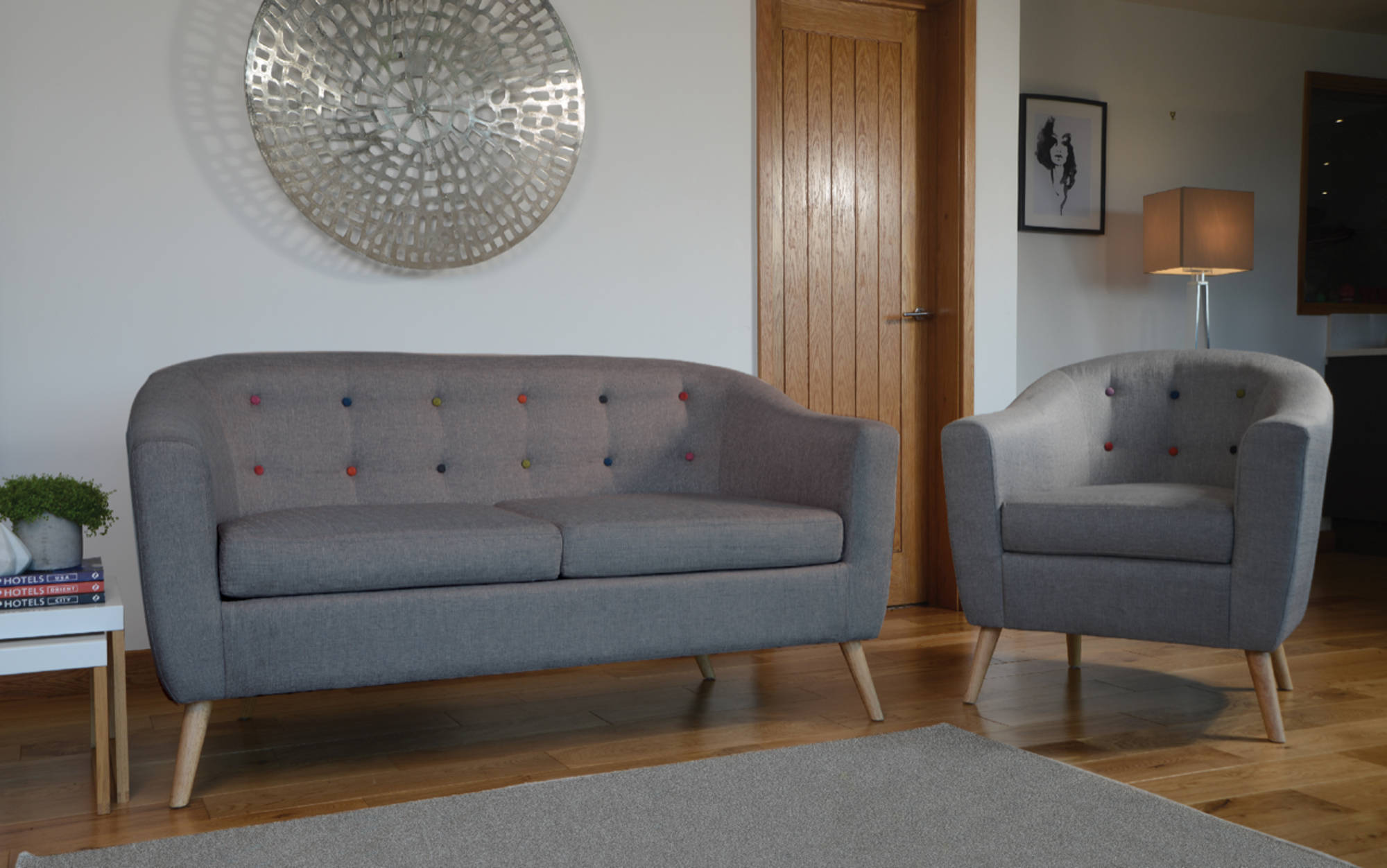 Newburgh Sofa in Beige - Ezzo