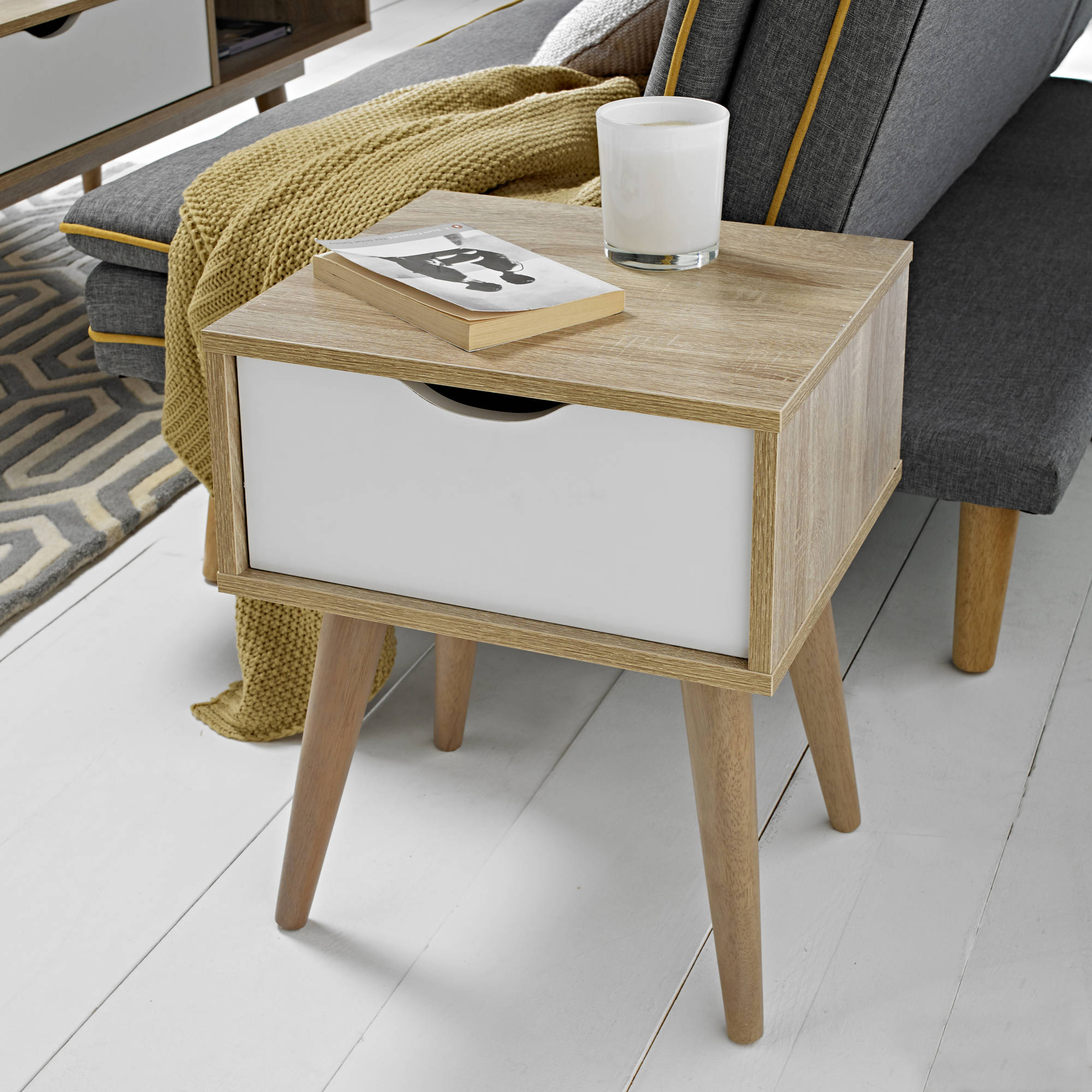 Svalbard Lamp Table in White - Ezzo