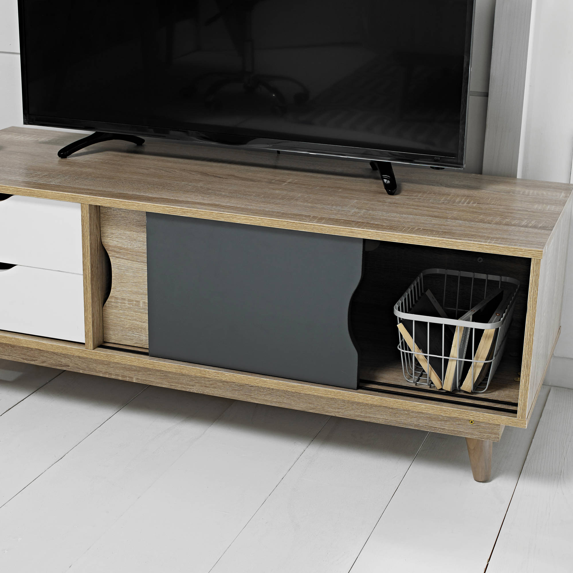 Svalbard TV Unit in Grey - Ezzo